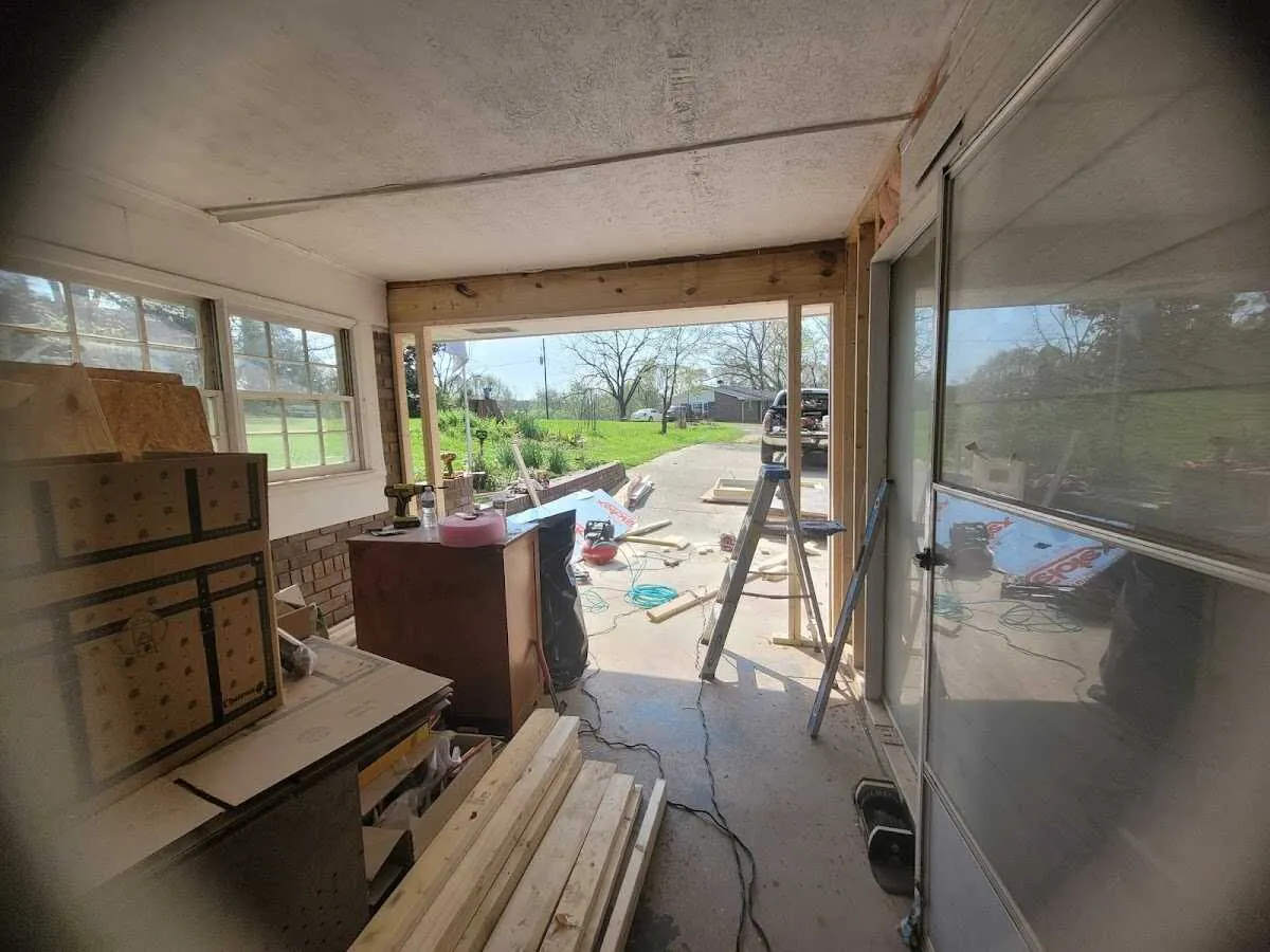 Air movers and dehumidifier for Drying & Dehumidification in McLendon-Chisholm